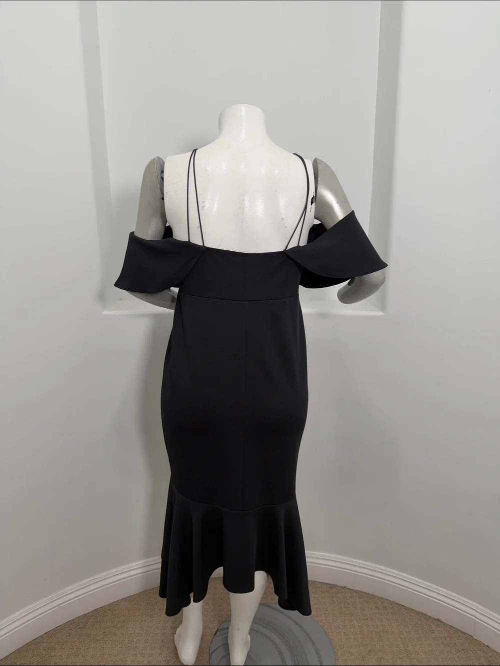 ASOS Women’s Black Cold-Shoulder Ruffle Asymmetric Pephem Midi Dress  Size 14 - Picture 9 of 12